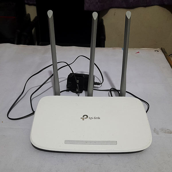 Used Tplink WR845N Router